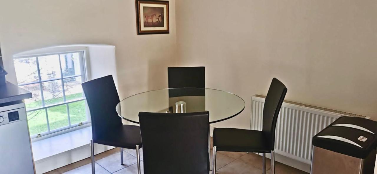 2 Bed Courtyard Apartment At Rockfield House Kells In Meath - Short Term Let 外观 照片
